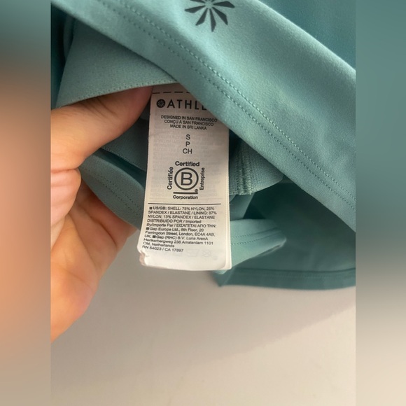 Athleta Conscious Crop Tank Size S - Picture 3 of 6